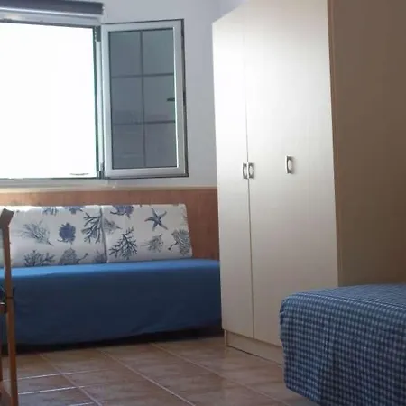 Apartman Playa Honda Sleeps 5 Wifi *