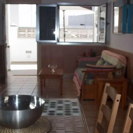 Playa Honda Sleeps 5 Wifi Apartman