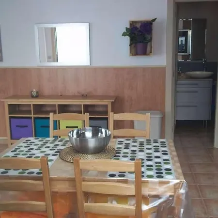 Playa Honda Sleeps 5 Wifi Apartman Playa Honda